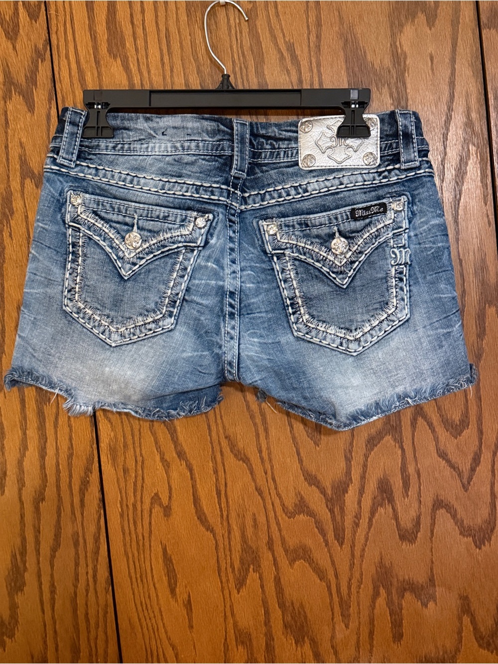Miss Me Signature Denim Cutoff Shorts Size 29 Distressed - Picture 2 of 8